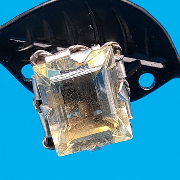 Vintage Light Yellow Glass Screw Back Earrings, Vintage Jewelry - Picture 2 of 10